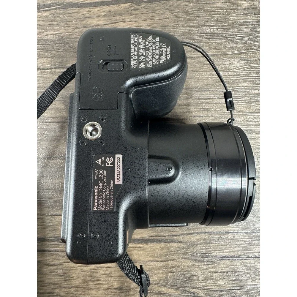 Panasonic Lumix DMC-LZ30 16.1MP Digital Camera 35x Optical Zoom TESTED W/Case